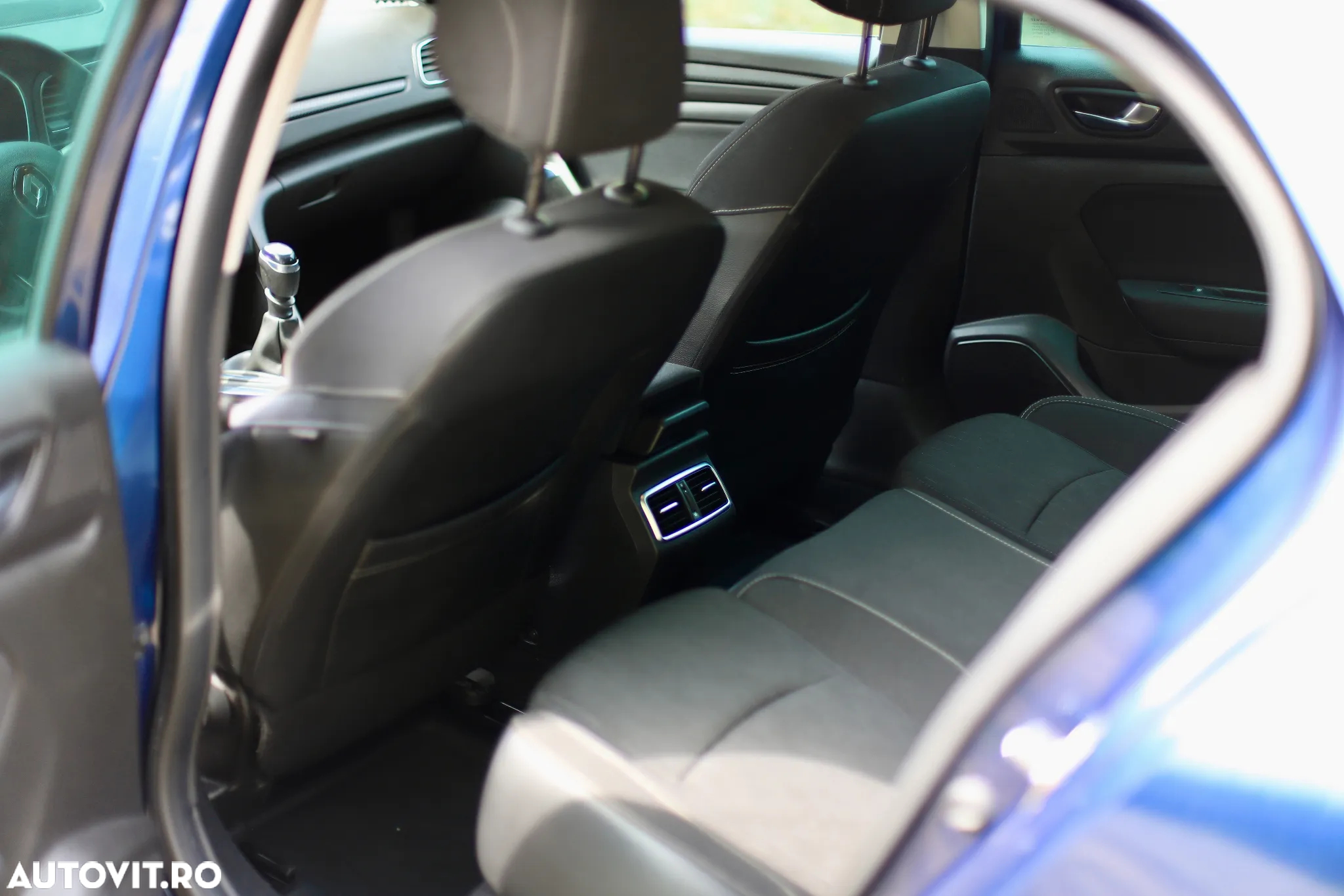 Renault Megane TCe 140 GPF LIMITED - 17
