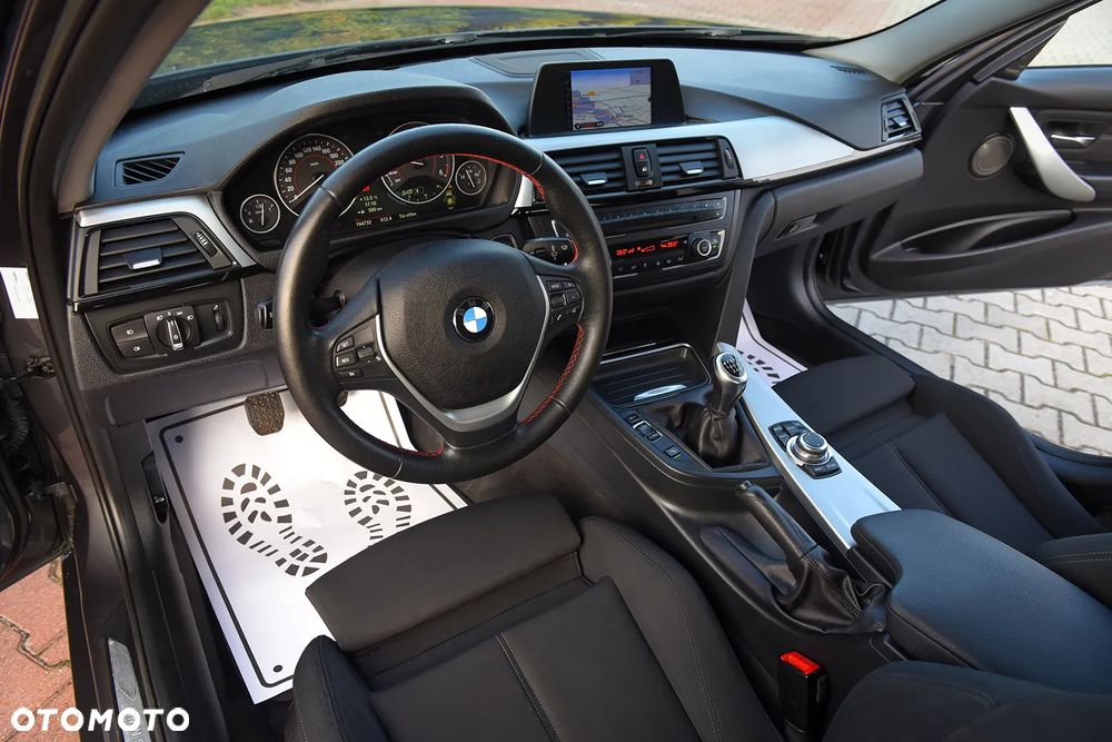 BMW Seria 3 318d Sport Line - 27