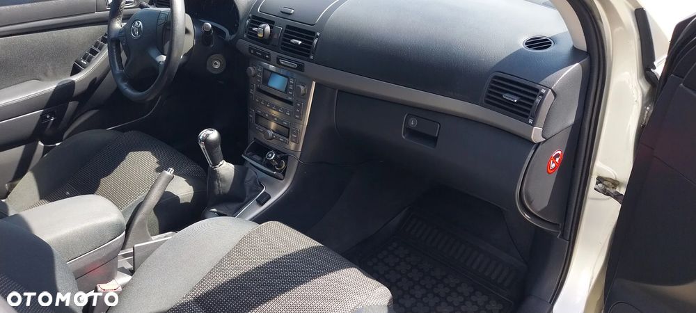 Toyota Avensis 1.8 VVT-i Sol - 5