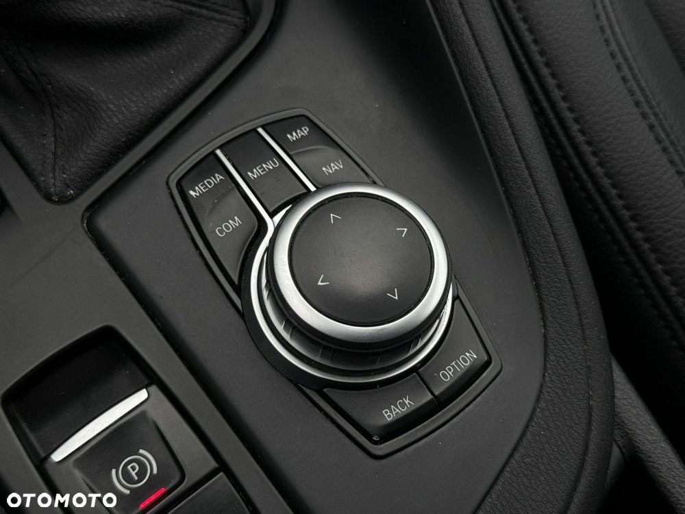 BMW X1 sDrive18i GPF xLine - 30