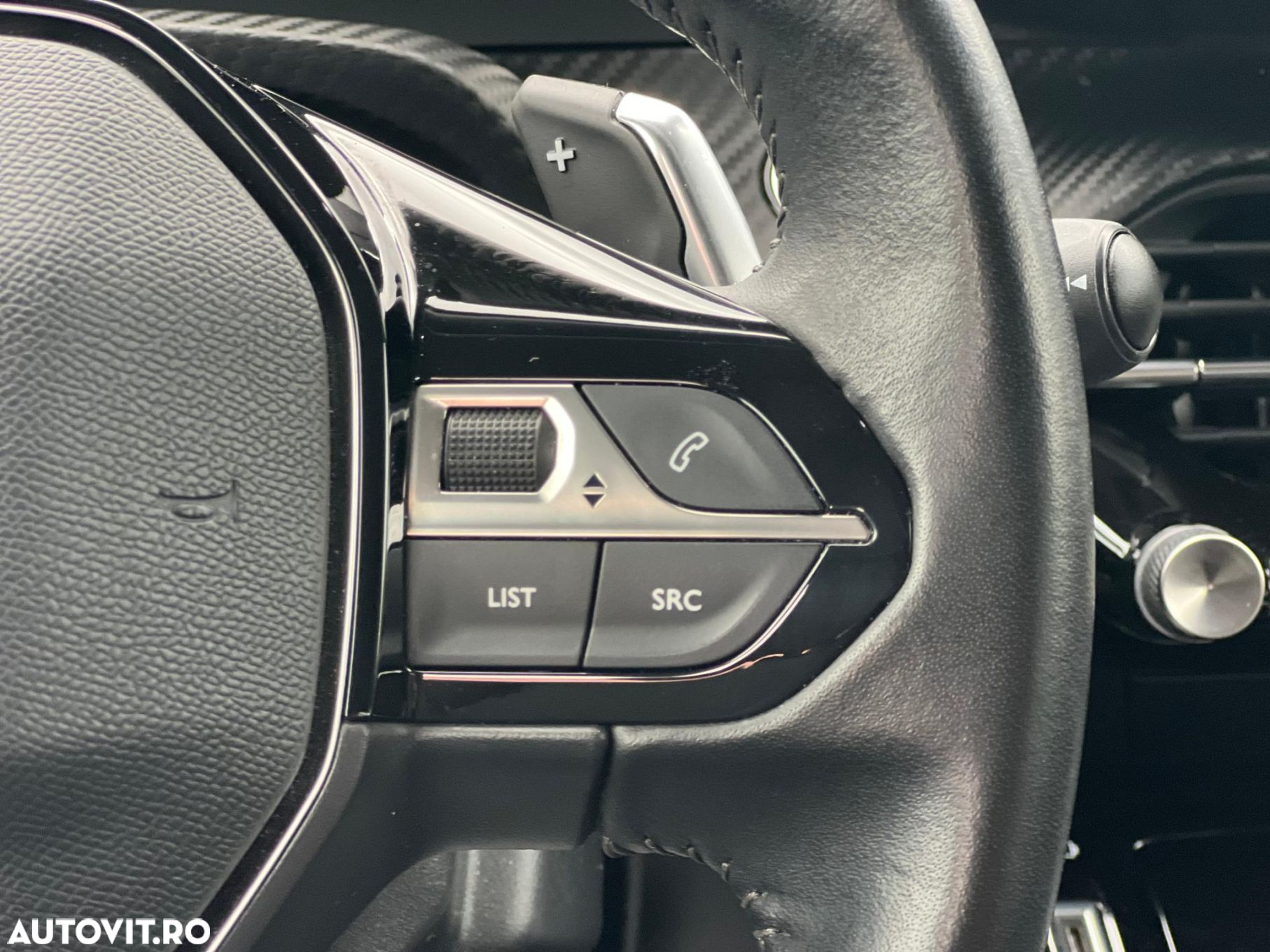 Peugeot 2008 1.2 L PureTech STT EAT8 Allure - 14