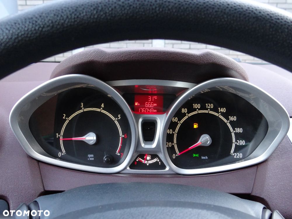 Ford Fiesta 1.25 Ambiente - 27