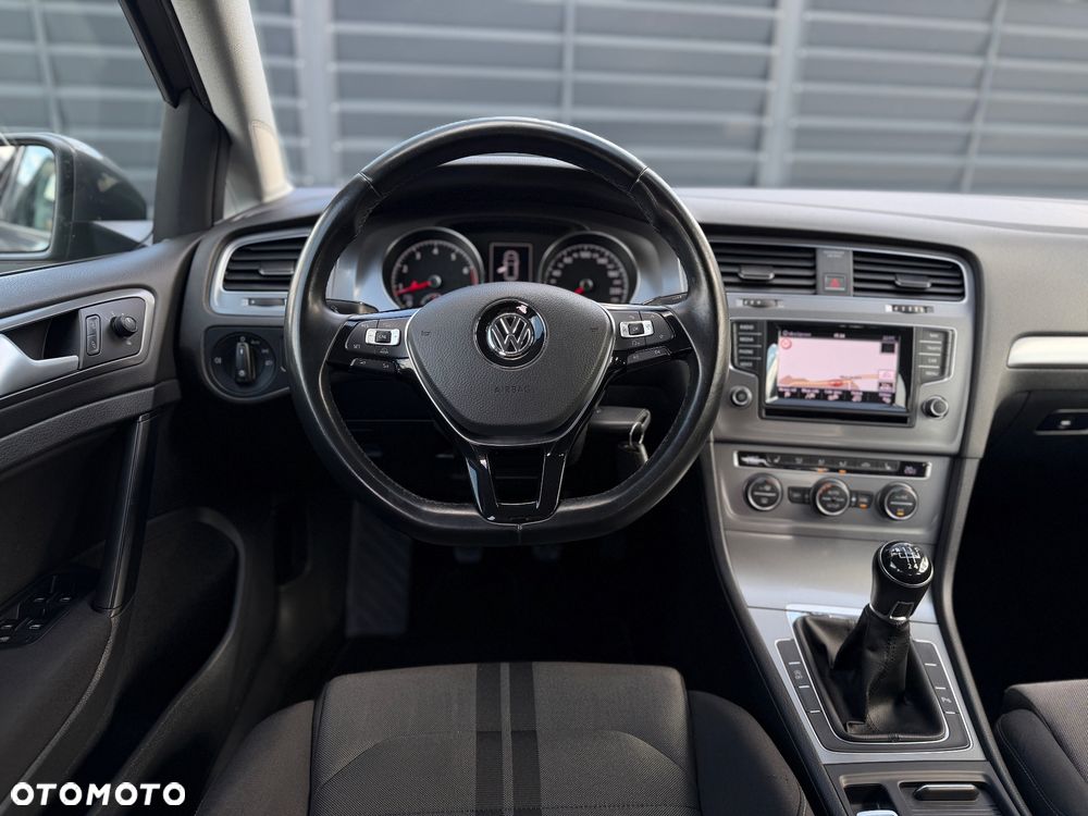 Volkswagen Golf 1.2 TSI BMT Comfortline - 13