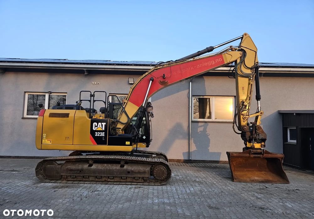 Caterpillar 323EL - 2