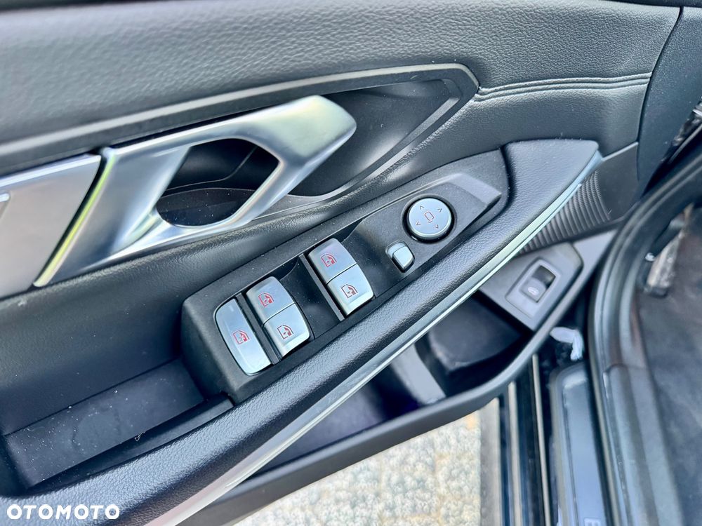 BMW Seria 3 318i Advantage sport - 21