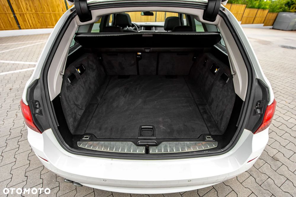 BMW Seria 5 525d Luxury Line - 20