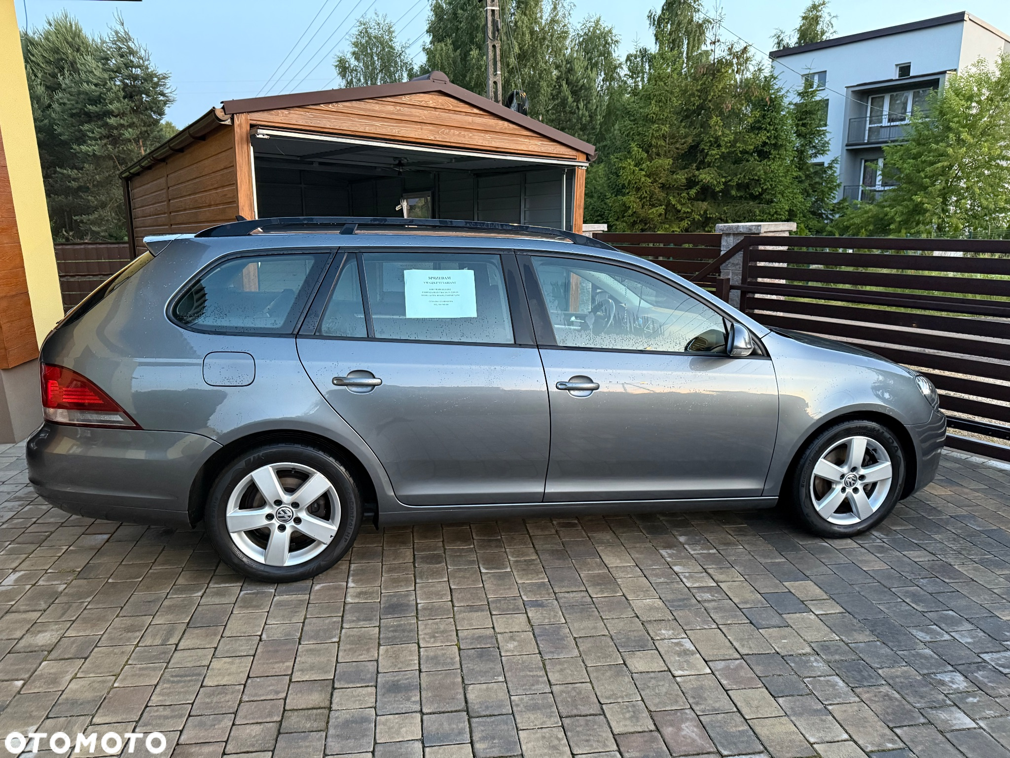 Volkswagen Golf VI 1.6 TDI BlueMot Comfortline - 4