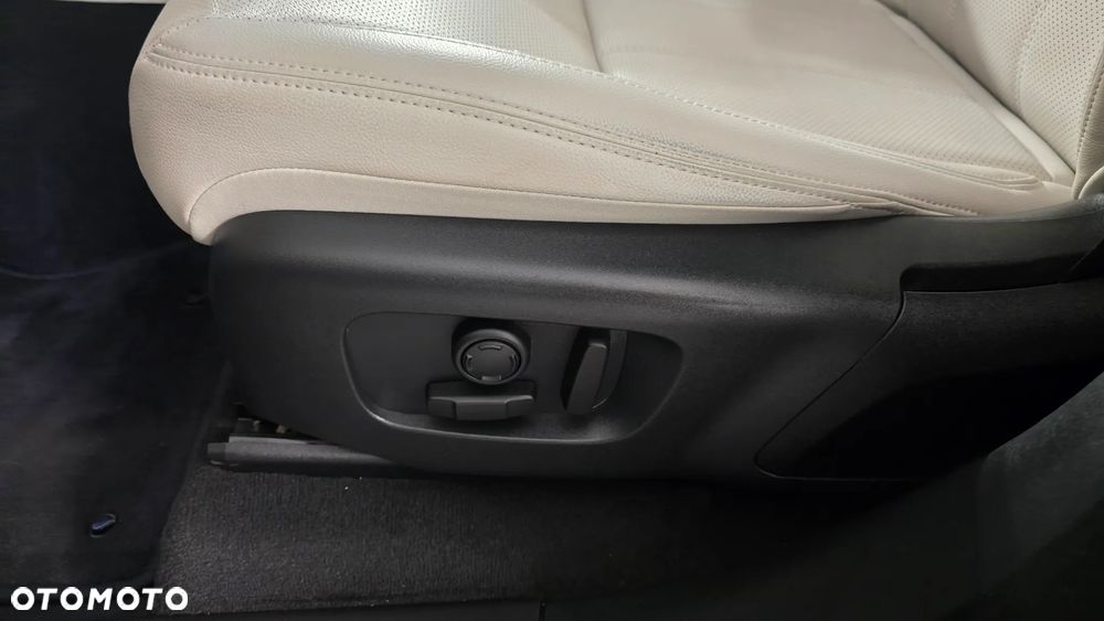 Land Rover Range Rover Velar 2.0 D200 mHEV R-Dynamic S - 18