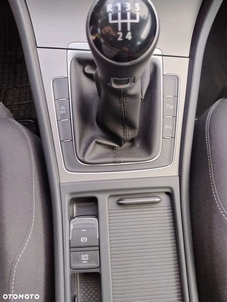 Volkswagen Golf - 19