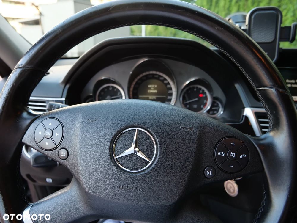 Mercedes-Benz Klasa E - 24