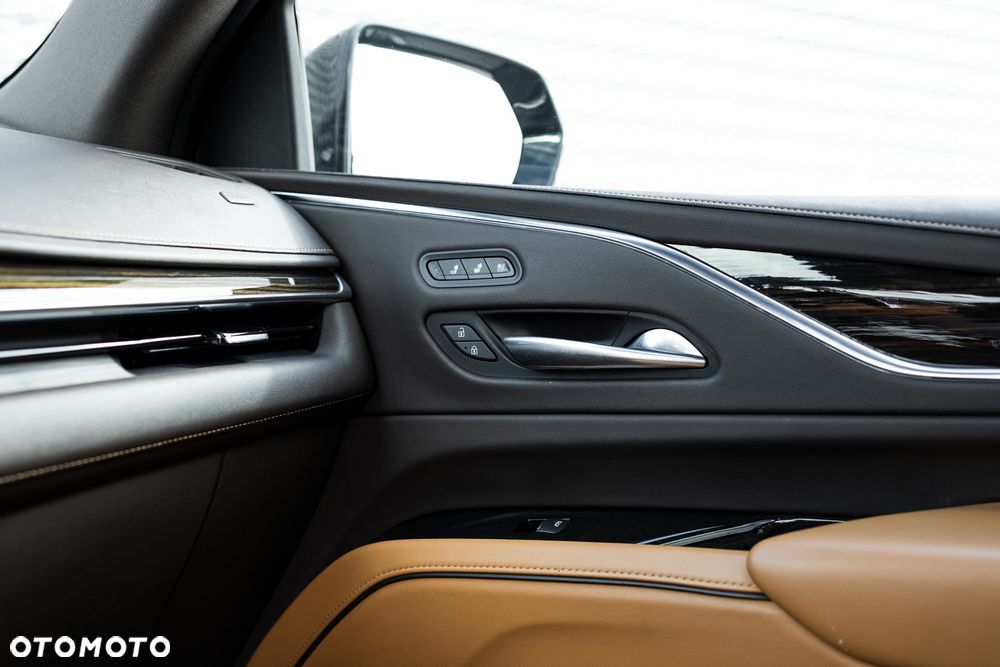 Cadillac Escalade - 29