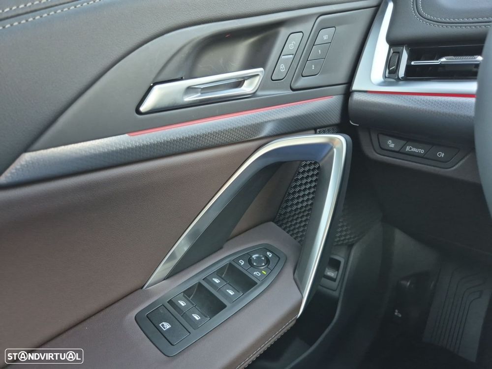 BMW iX1 eDrive20 Pack Desportivo M Pro - 23