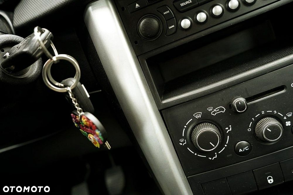 Peugeot 207 - 25