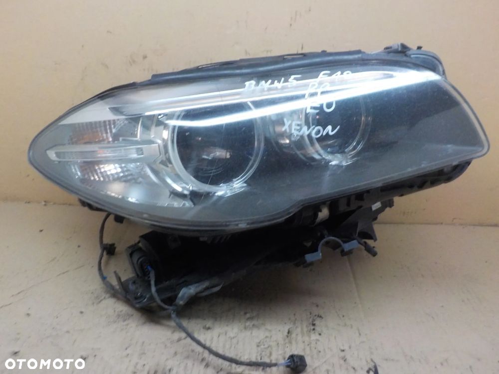 BMW SERIA 5 F10 LIFT LAMPA PRAWA XENON 7317132-10 - 3