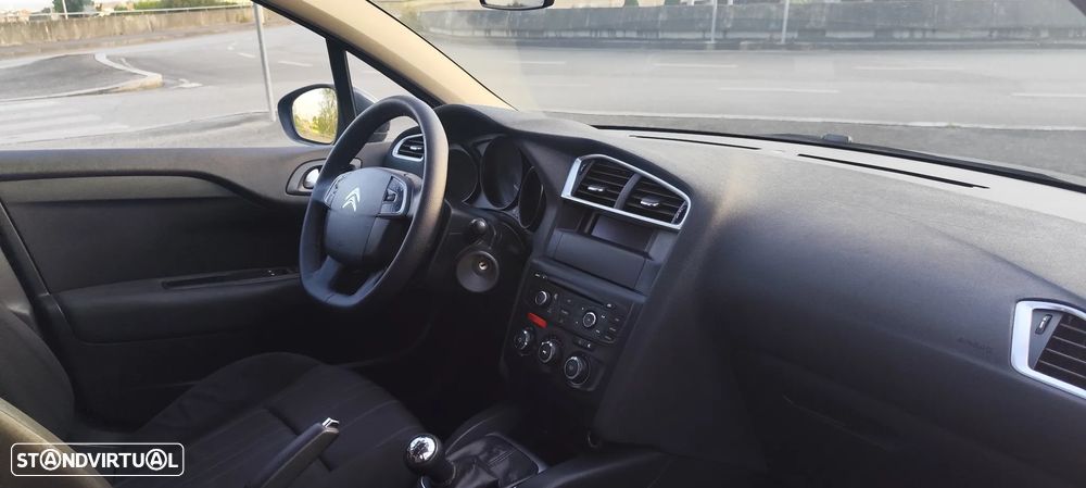 Citroën C4 1.6 HDi SX - 18