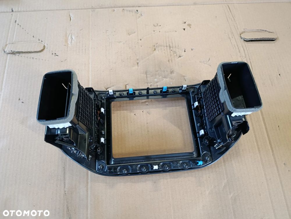 JEEP COMPASS II 2 RAMKA EKRANU RADIA KRATKI NAWIEWU ŚRODKOWE 5UT63TRMAA - 3