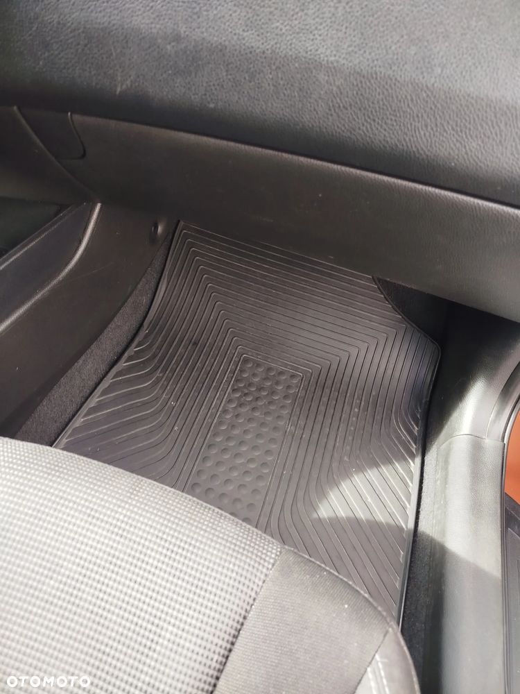 Hyundai i30 1.6 Classic + - 18