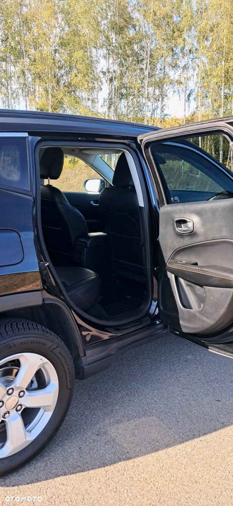 Jeep Compass - 32