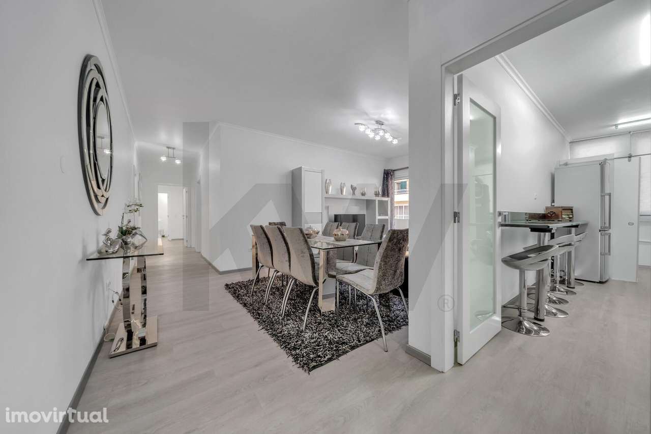 Apartamento T3 situado no coração da Ribeira Brava em excelente estado - Grande imagem: 3/36