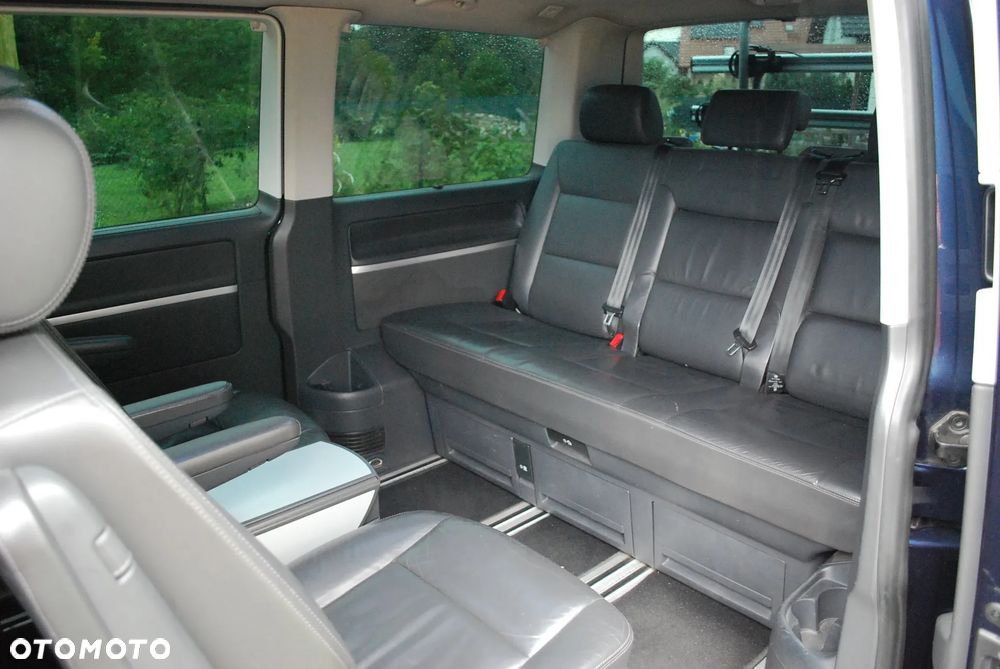 Volkswagen Multivan - 15