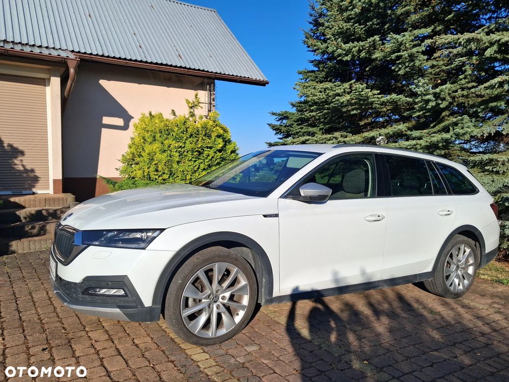 Skoda Octavia 2.0 TDI 4x4 Scout DSG - 10