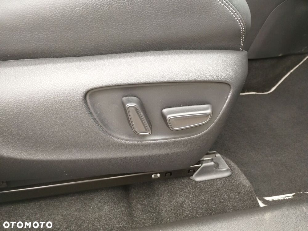Toyota RAV4 - 10