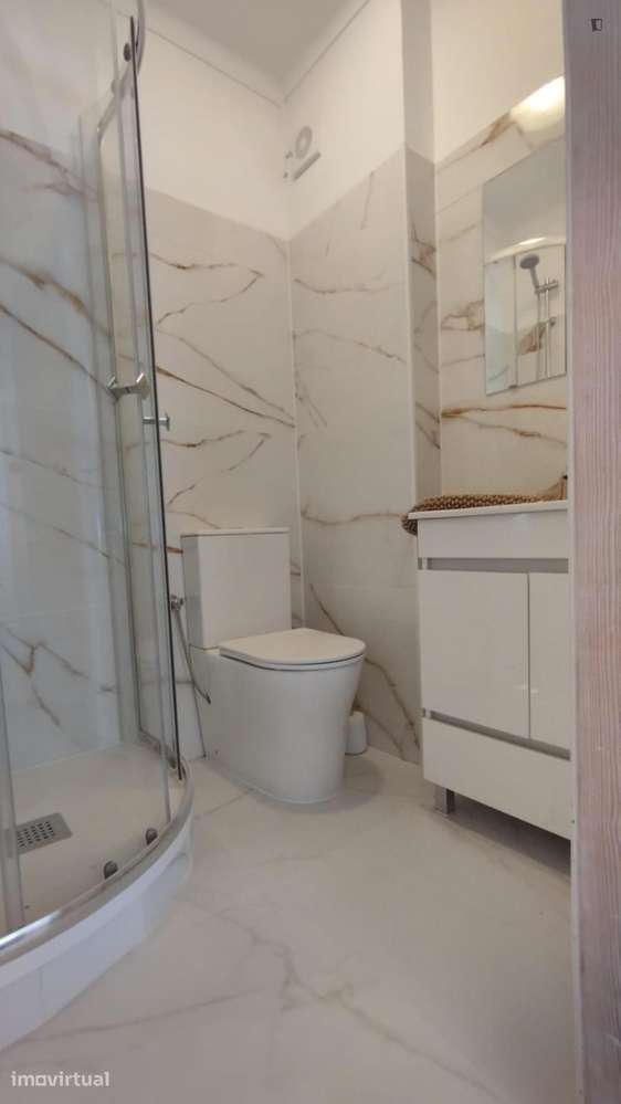 Quarto - localizado em Linda-a-Velha Lisbon - Grande imagem: 5/7