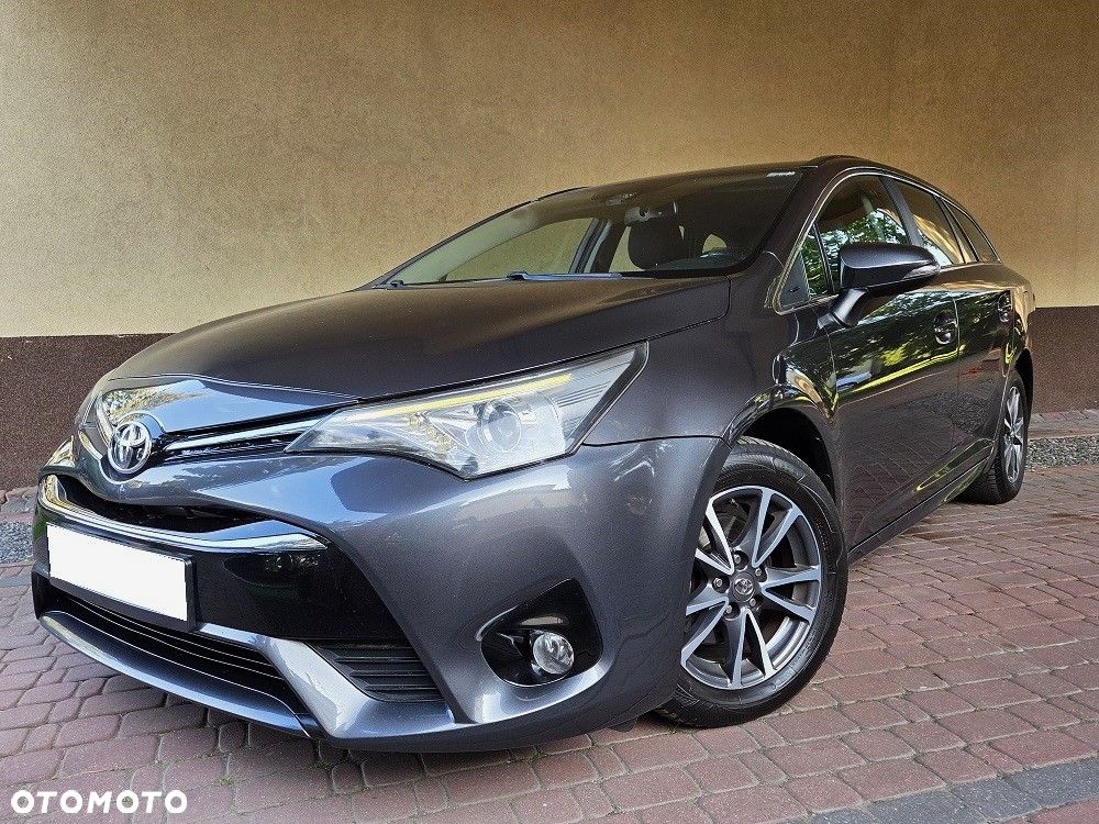 Toyota Avensis 1.8 Comfort - 3
