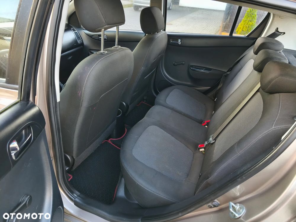 Hyundai i20 1.25 Wersja Jubileuszowa - 17