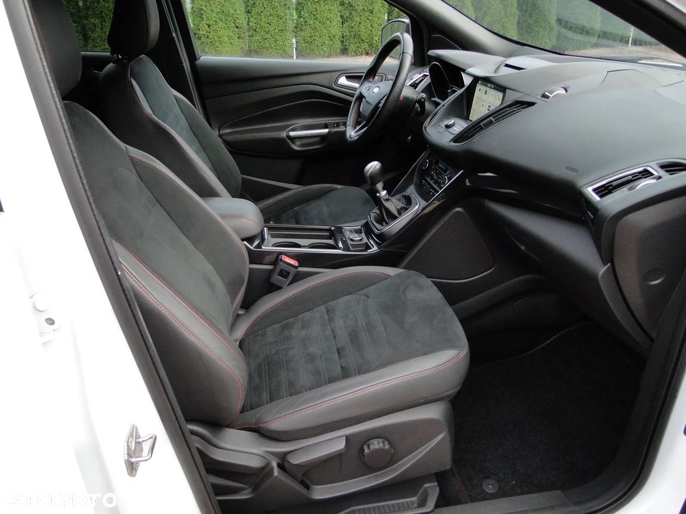 Ford Kuga 1.5 EcoBoost FWD ST-Line X - 20