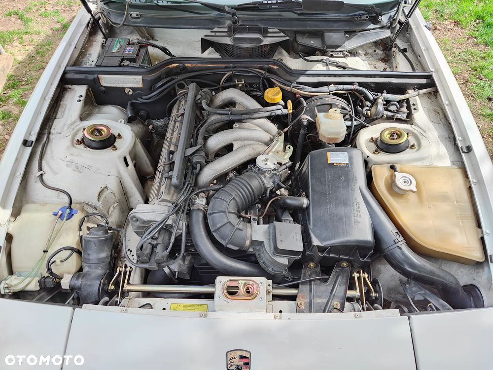 Porsche 924 - 25