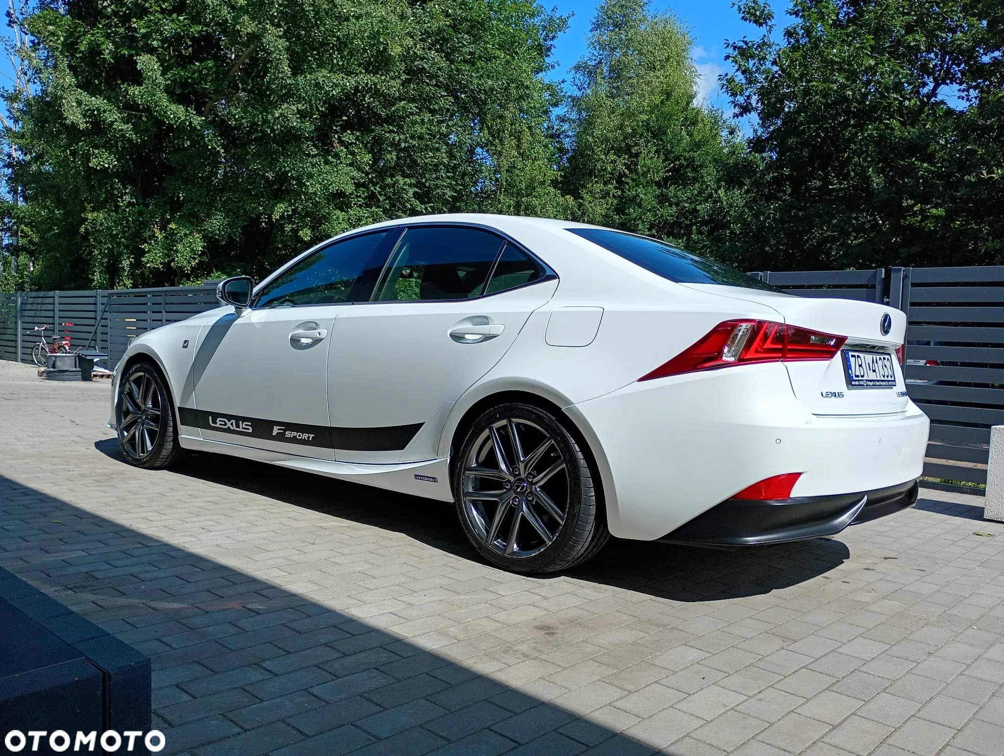 Lexus IS 300h F Sport - 18