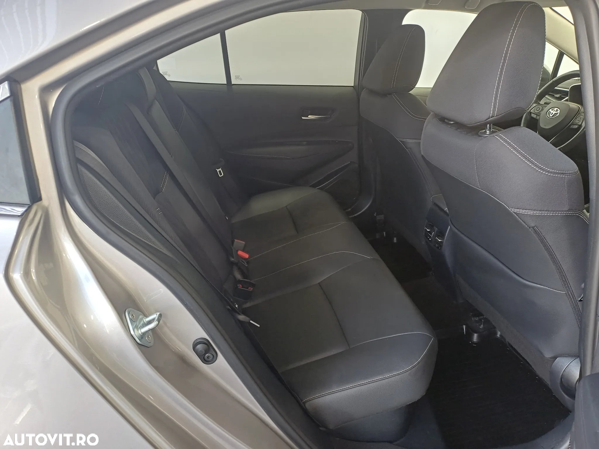 Toyota Corolla Sedan 1.8 HSD Dynamic - 23
