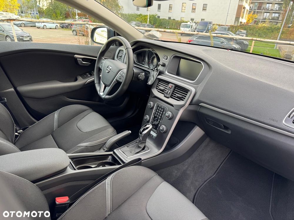 Volvo V40 T3 Drive-E Momentum - 12