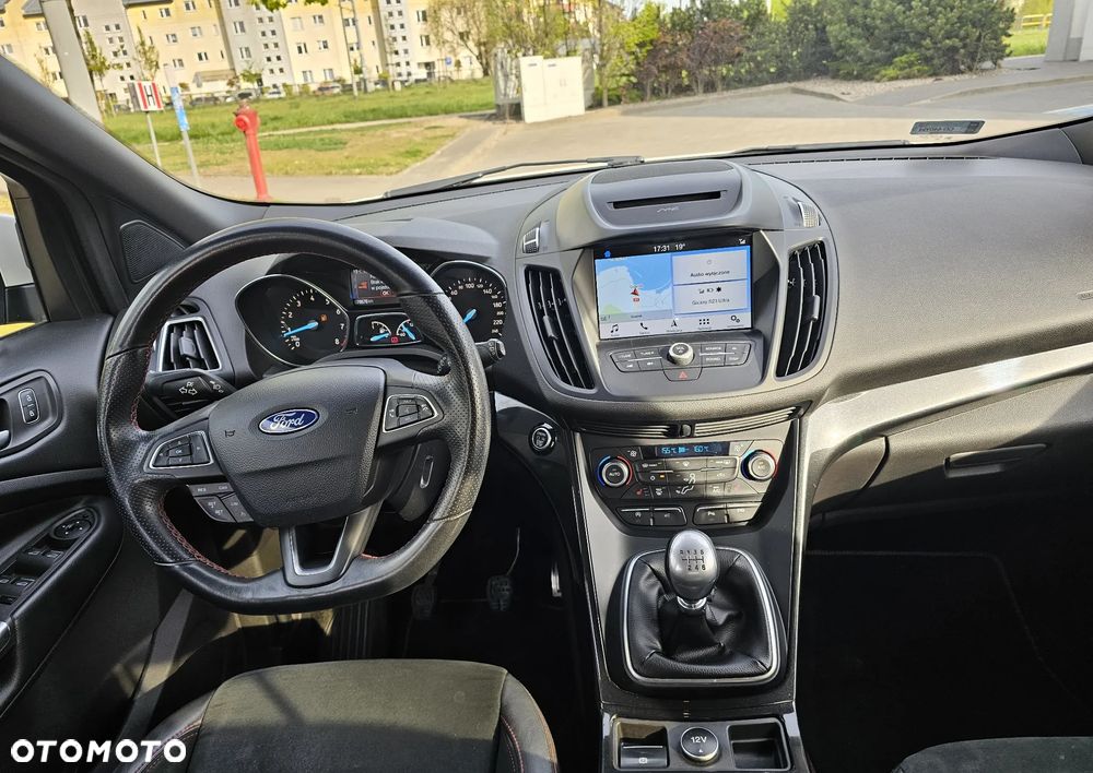 Ford Kuga - 10