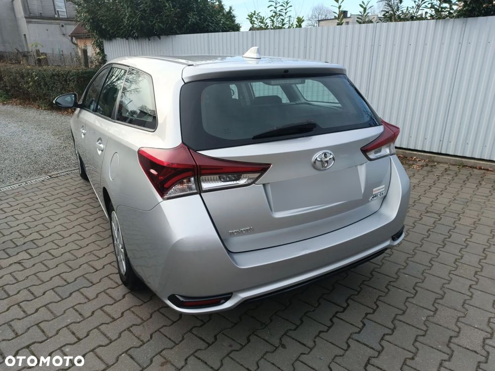 Toyota Auris 1.6 Active - 11
