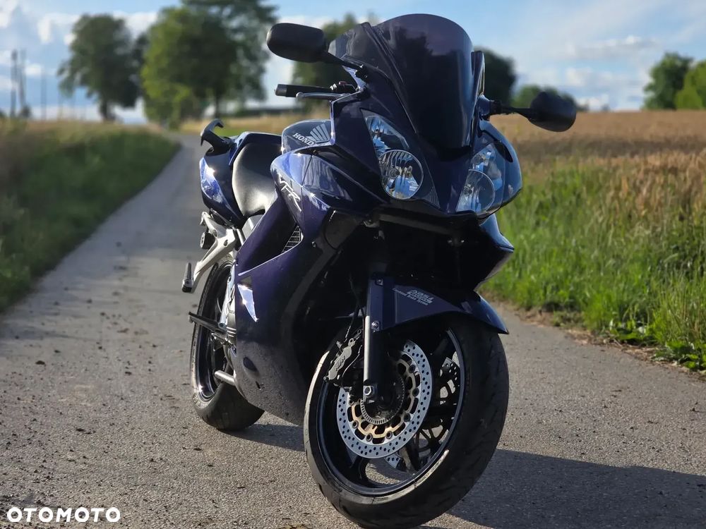 Honda VFR - 1