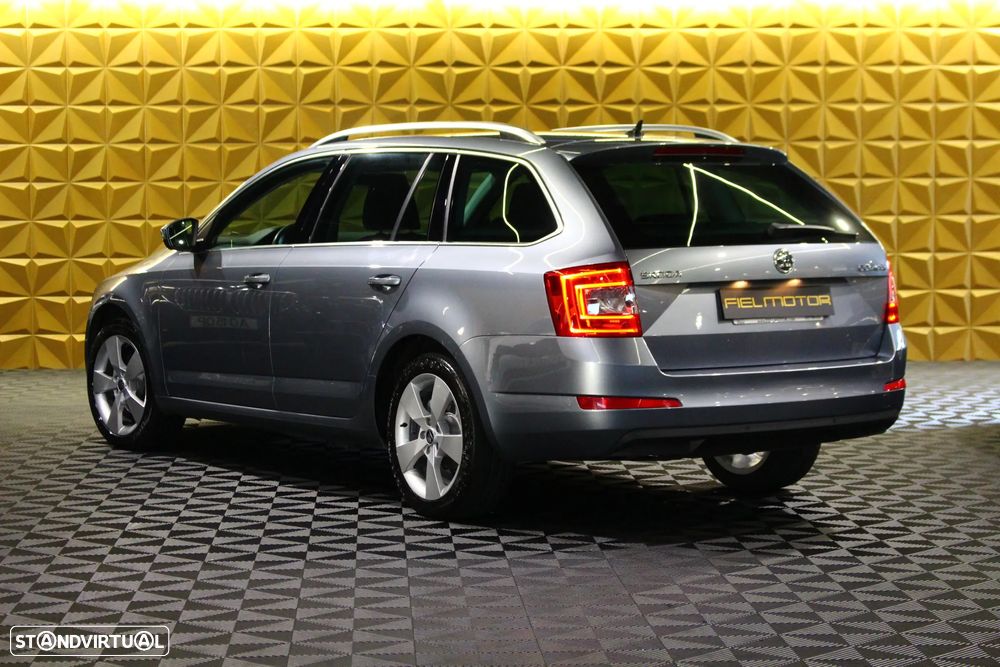 Skoda Octavia 1.6 TDI Sportline Pack - 11