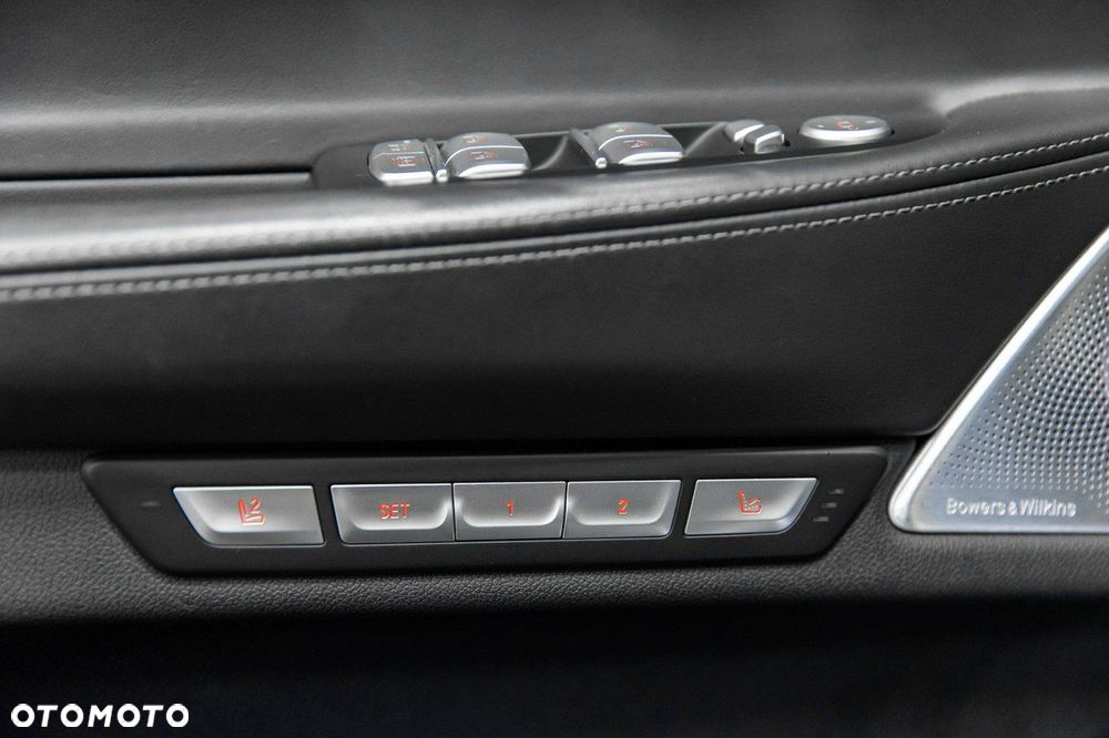 BMW Seria 7 M760Li xDrive - 34