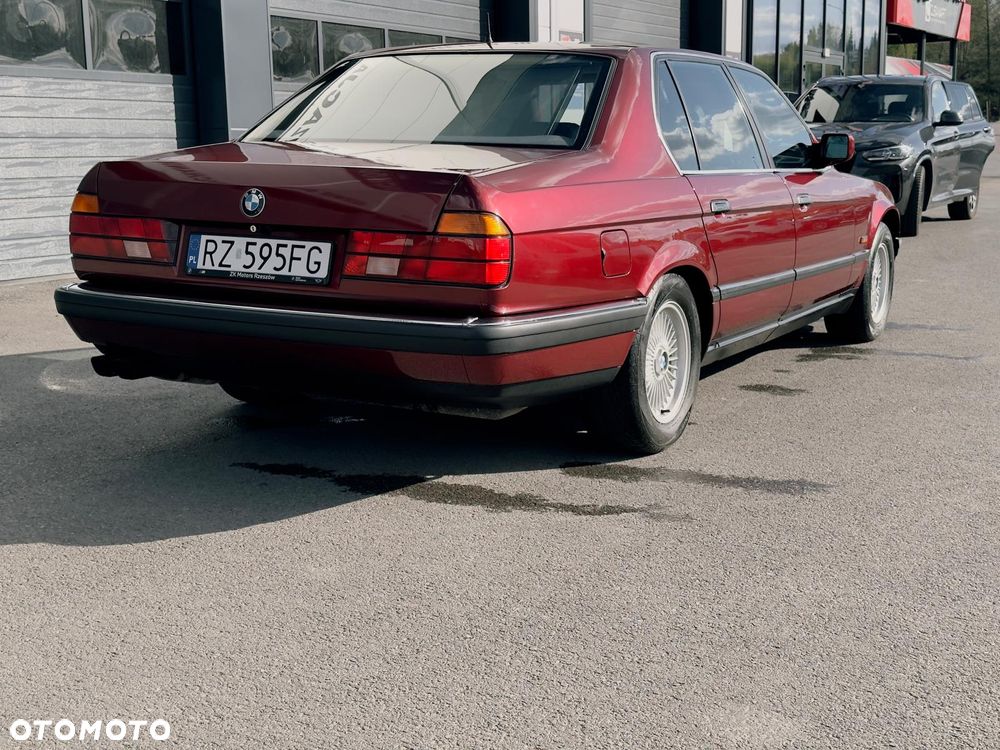 BMW Seria 7 750iL - 3