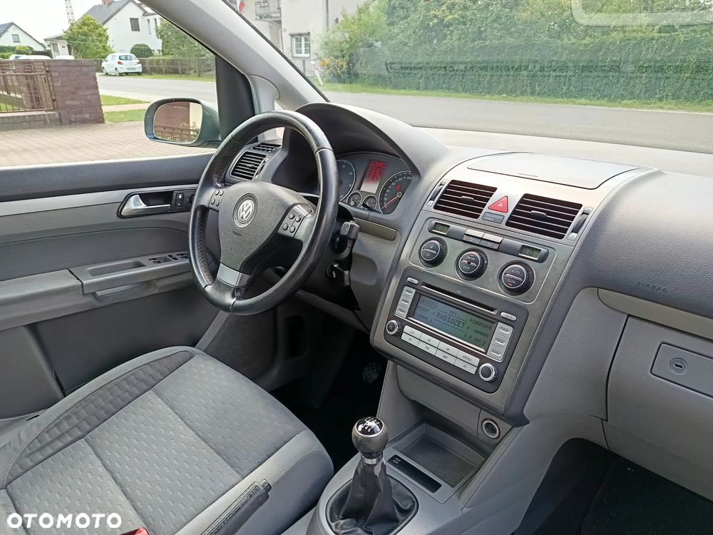 Volkswagen Touran - 13