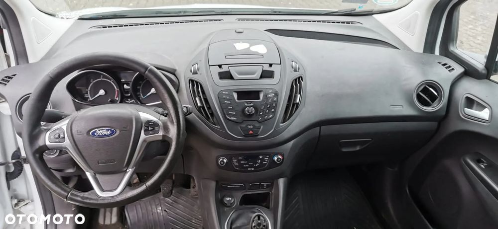 Ford Tourneo Courier 1.5 TDCi Titanium - 33