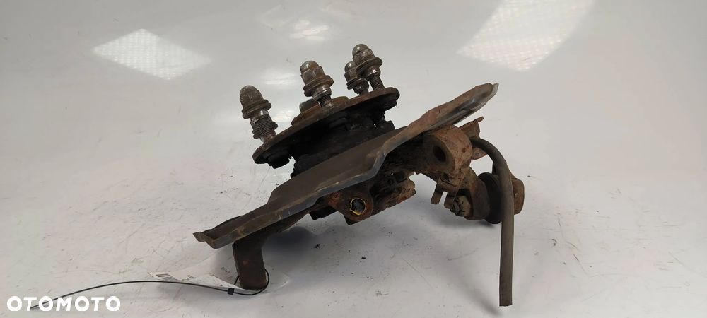 Zwrotnica prawa przód Mitsubishi Pajero IV - 4