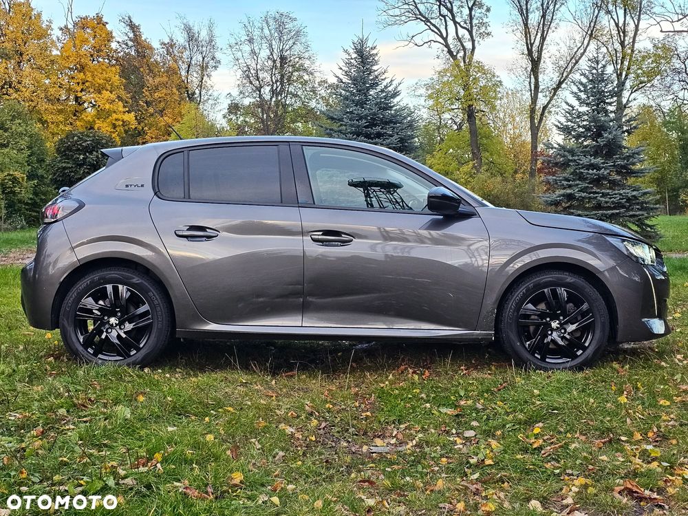 Peugeot 208 - 3