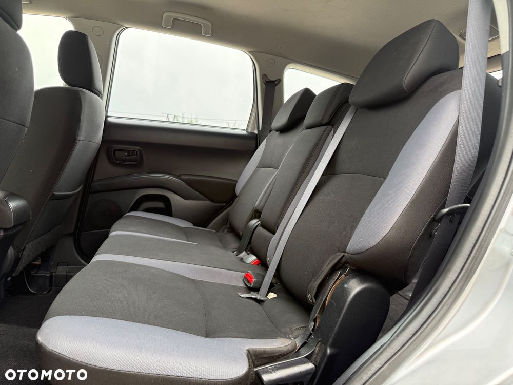 Mitsubishi Outlander 2.0 DID Intense + - 29