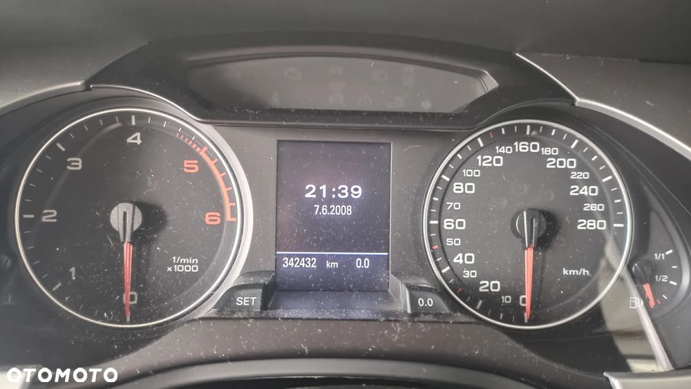 Audi A4 Limousine - 10