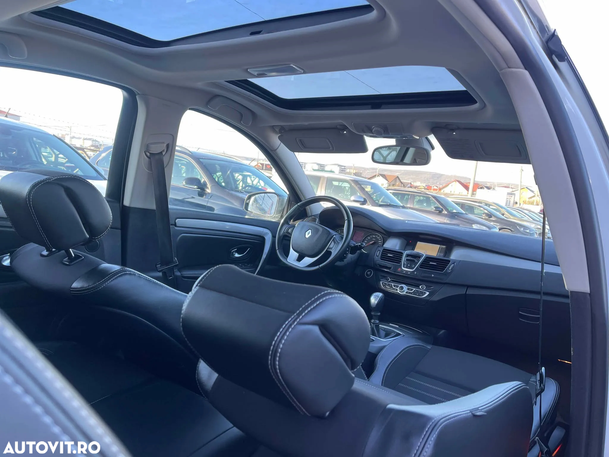 Renault Laguna Grandtour dCi 110 FAP Paris Business - 8