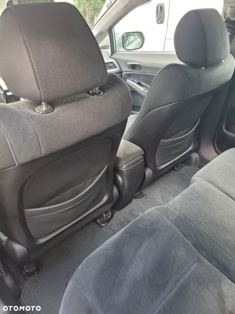 Honda Civic 1.8 Comfort - 11