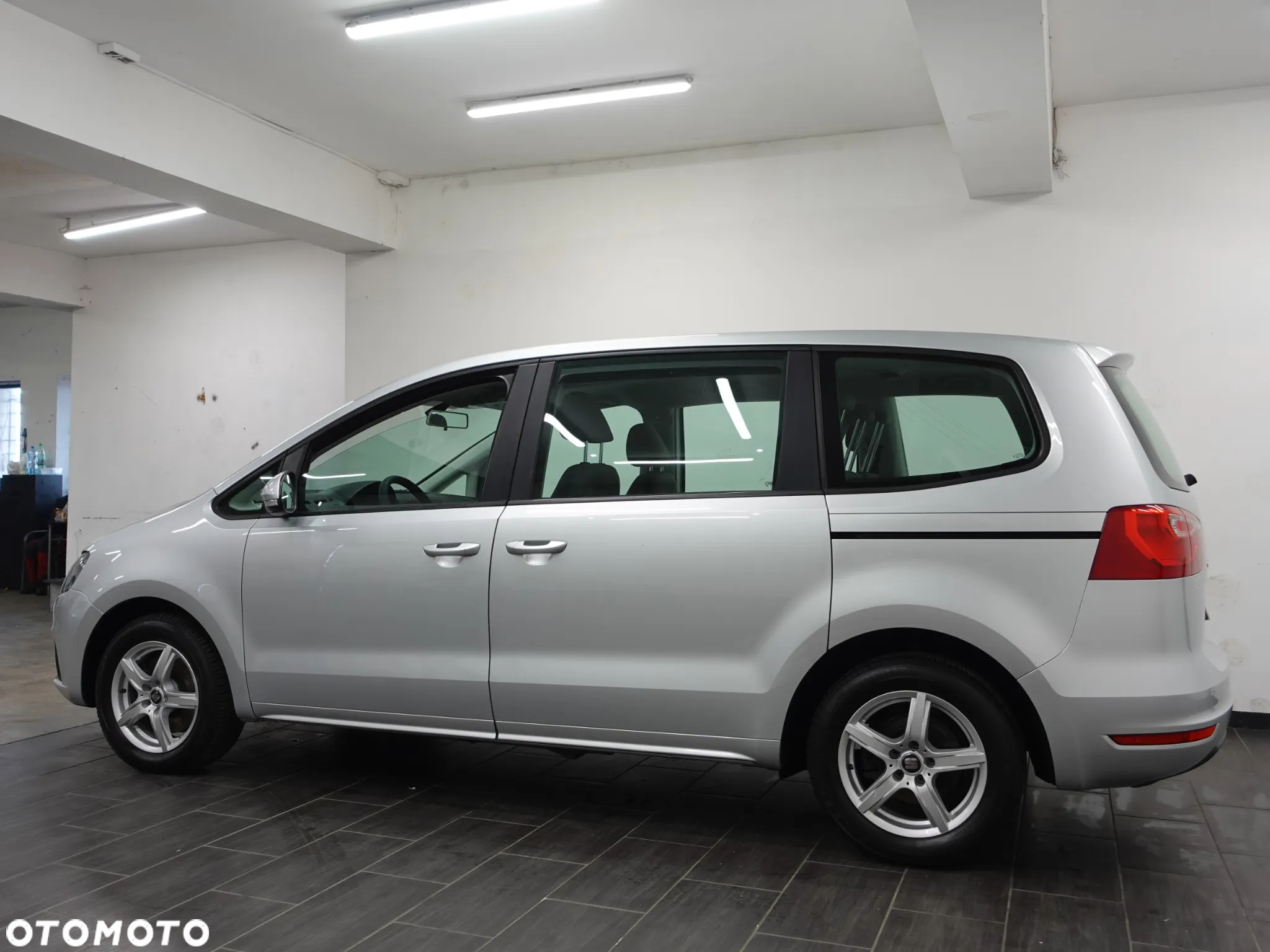 Seat Alhambra 2.0 TDI Ecomotive Reference - 6