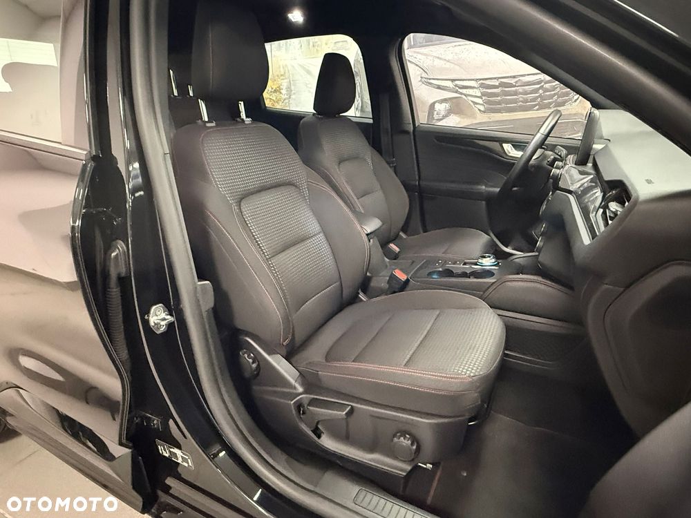 Ford Kuga 2.5 FHEV FWD ST-Line - 18